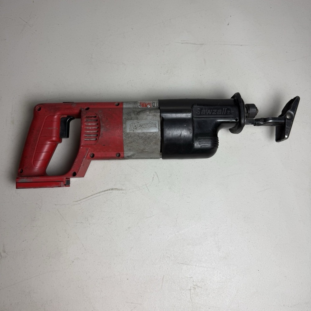 Milwaukee 6515-20 M18 18V Heavy Duty SAWZALL Reciprocating Saw Only Works Great